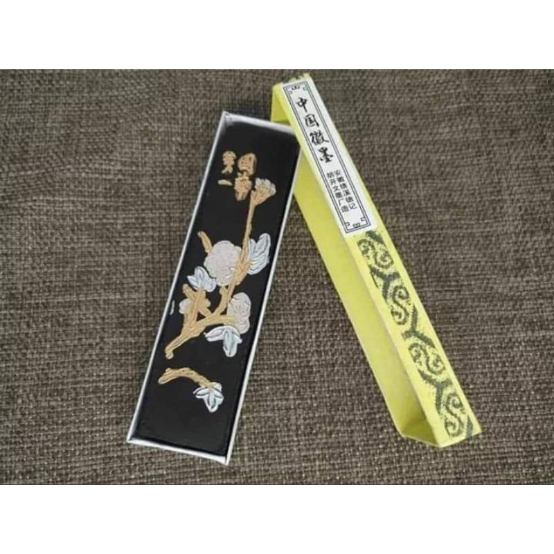 Mực tàu thỏi có hộp đựng loại tốt